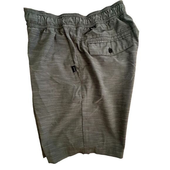 Rip curl ~Mens Green Hybrid Boardwalk Shorts ~ size tag missing -see photos - Picture 4 of 11